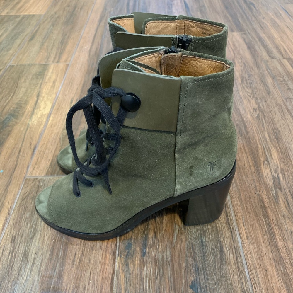 Frye Women’s Danica Lug Lace Up Zip Green Suede Peep Toe Boots Size 10 M - Picture 2 of 15